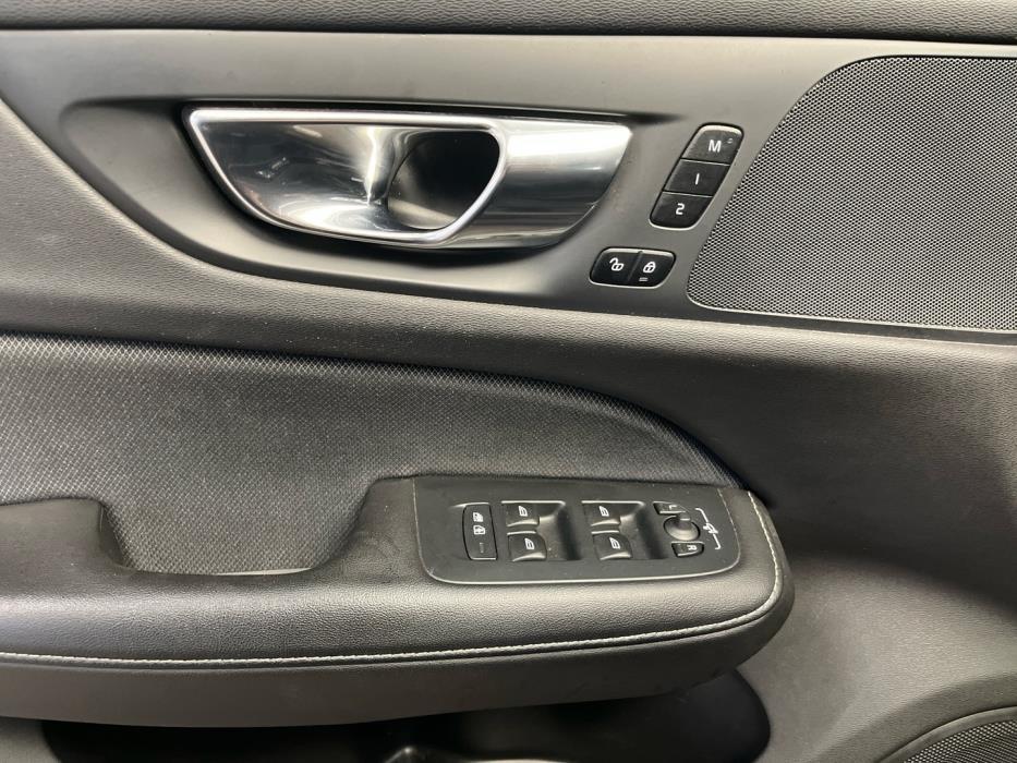 VOLVO V60 2020
