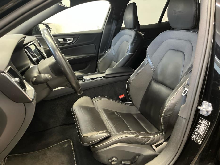 VOLVO V60 2020
