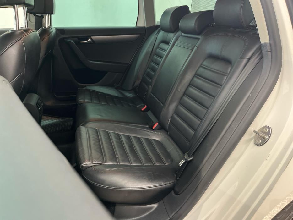 VOLKSWAGEN Passat 2013