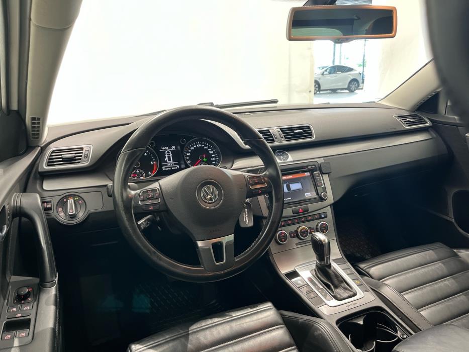VOLKSWAGEN Passat 2013