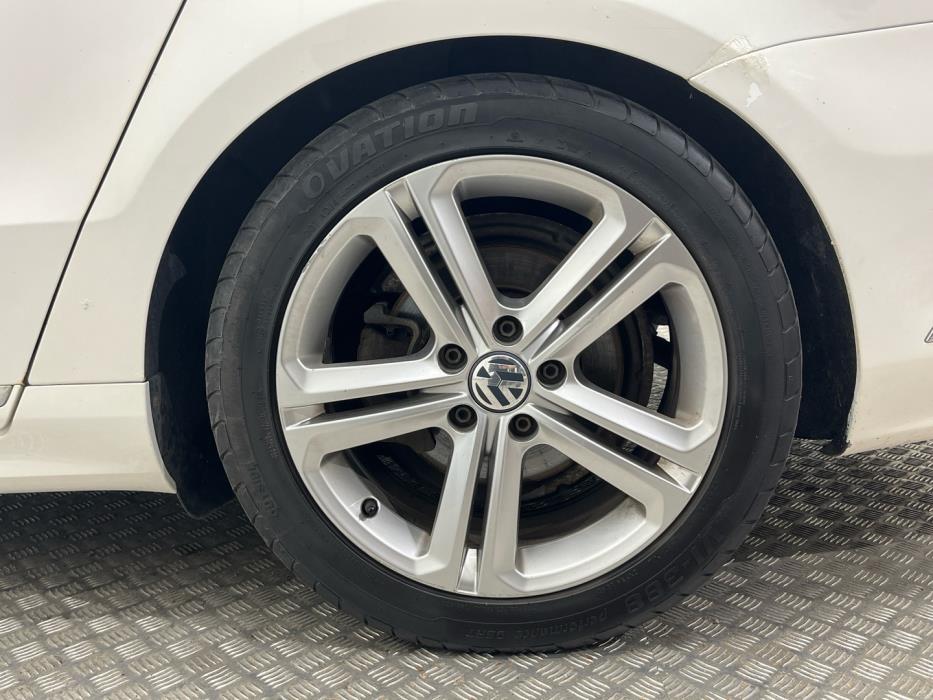 VOLKSWAGEN Passat 2013