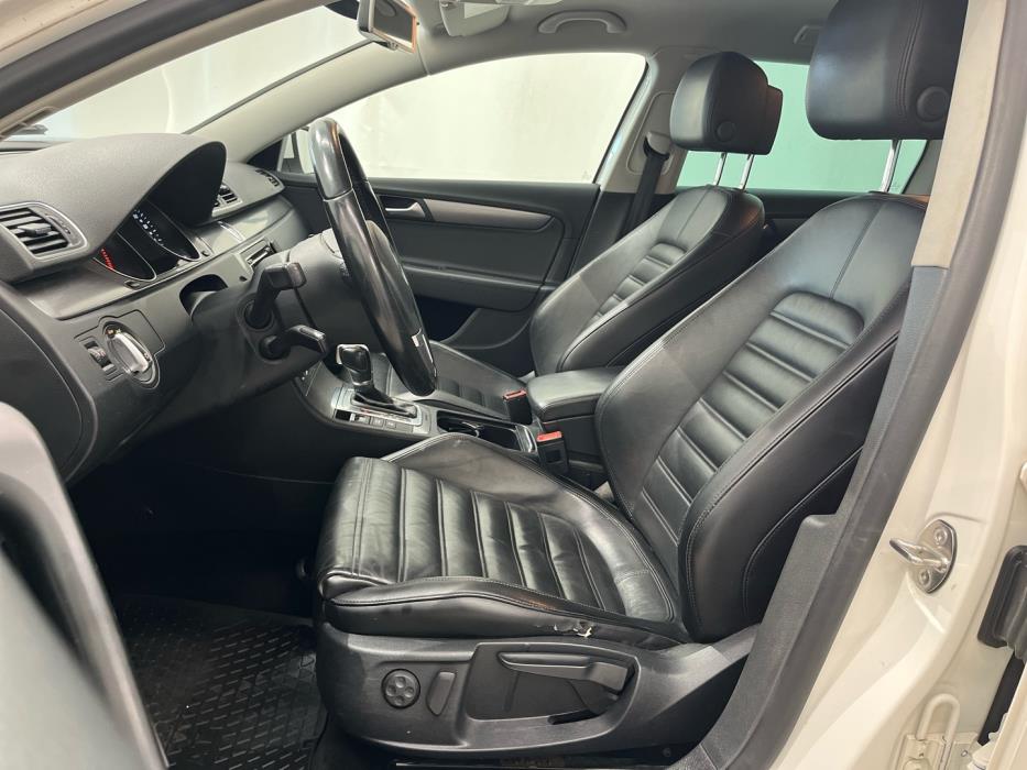 VOLKSWAGEN Passat 2013