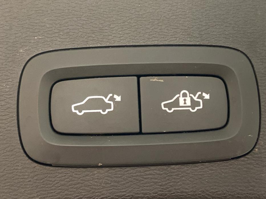 VOLVO XC40 2021