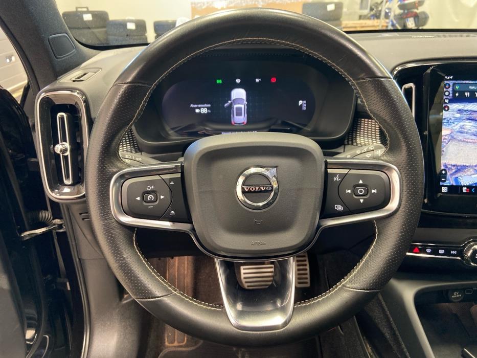 VOLVO XC40 2021