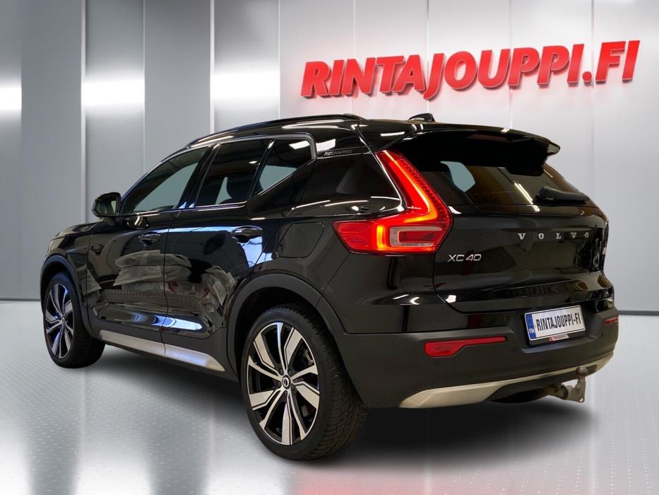 VOLVO XC40 2021