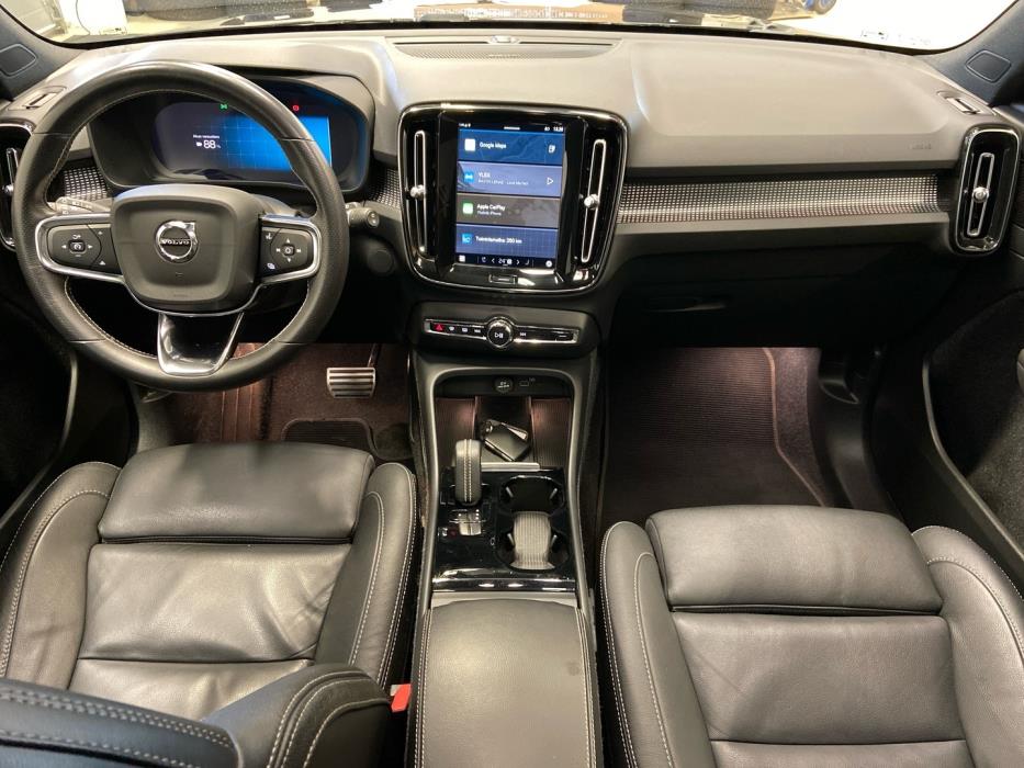 VOLVO XC40 2021