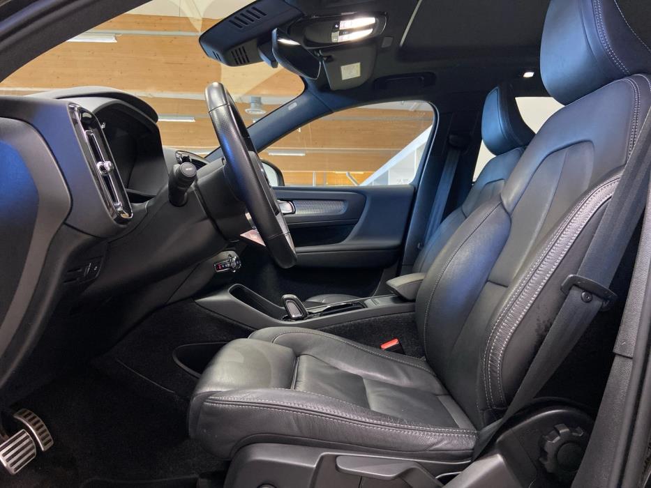 VOLVO XC40 2021