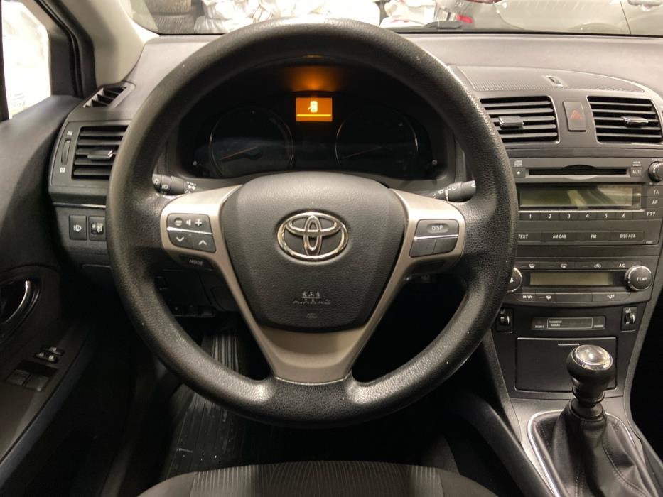 TOYOTA Avensis 2011
