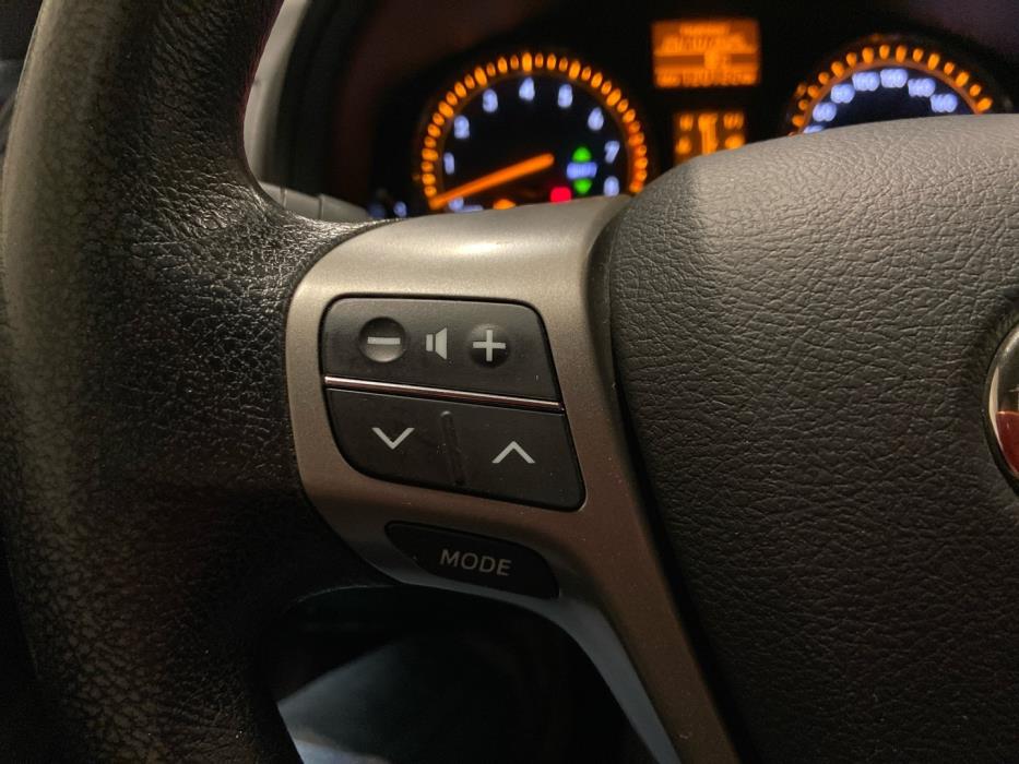TOYOTA Avensis 2011