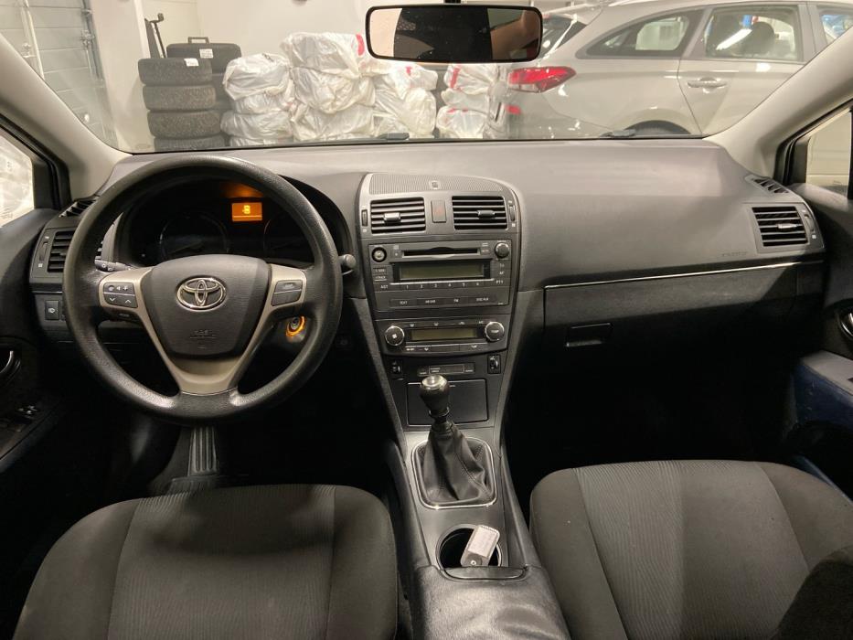 TOYOTA Avensis 2011