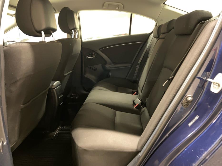 TOYOTA Avensis 2011