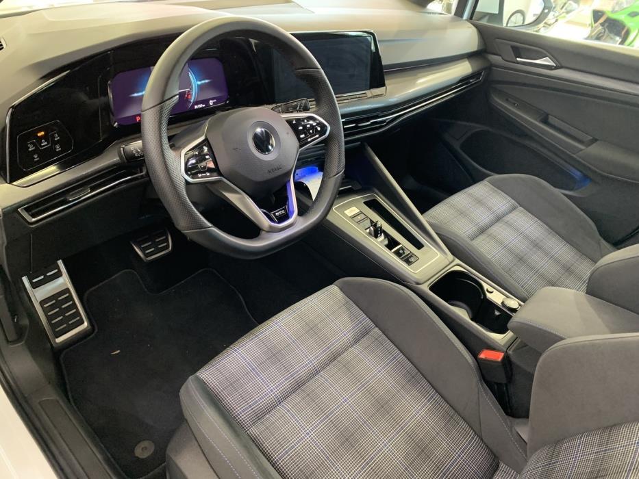 VOLKSWAGEN Golf 2021