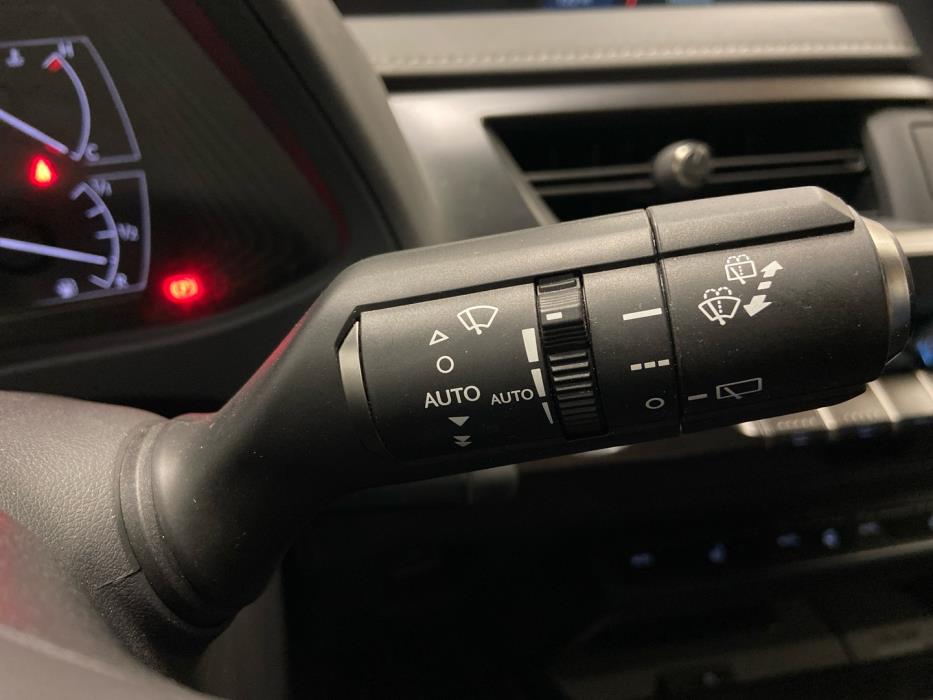 LEXUS UX 2022