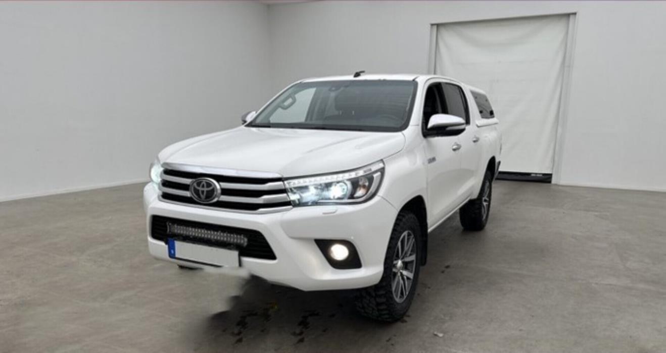 TOYOTA Hilux 2016