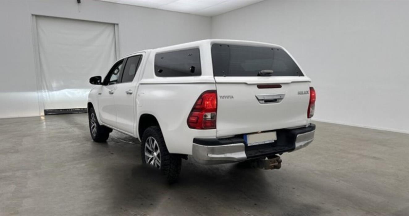 TOYOTA Hilux 2016