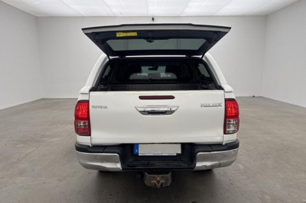 TOYOTA Hilux 2016