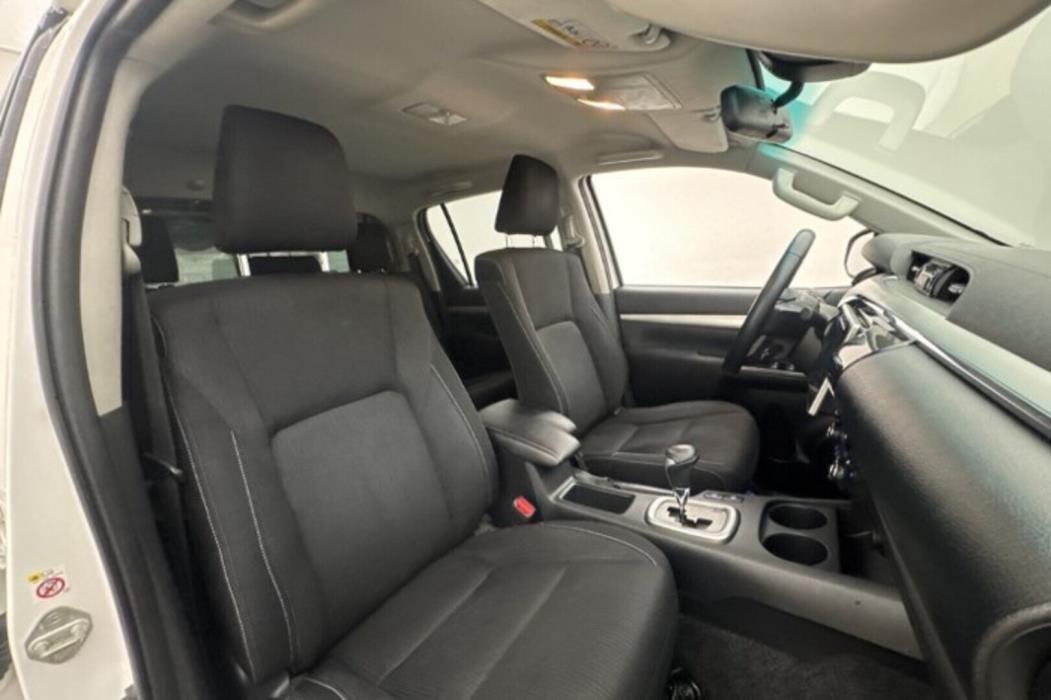 TOYOTA Hilux 2016