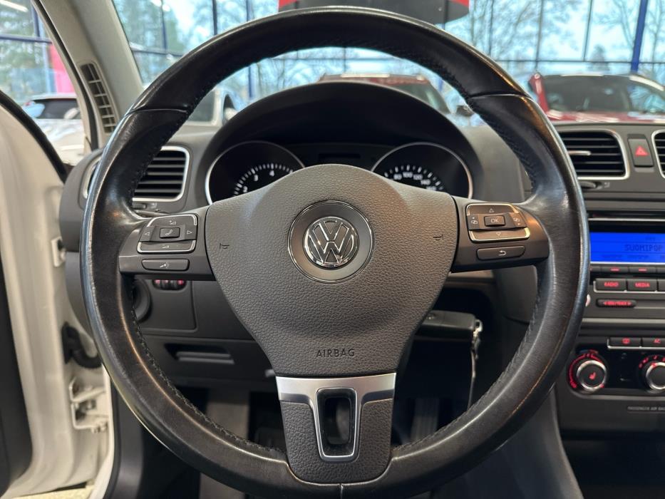 VOLKSWAGEN Golf 2011