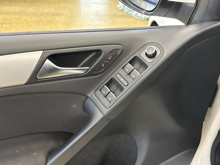 VOLKSWAGEN Golf 2011