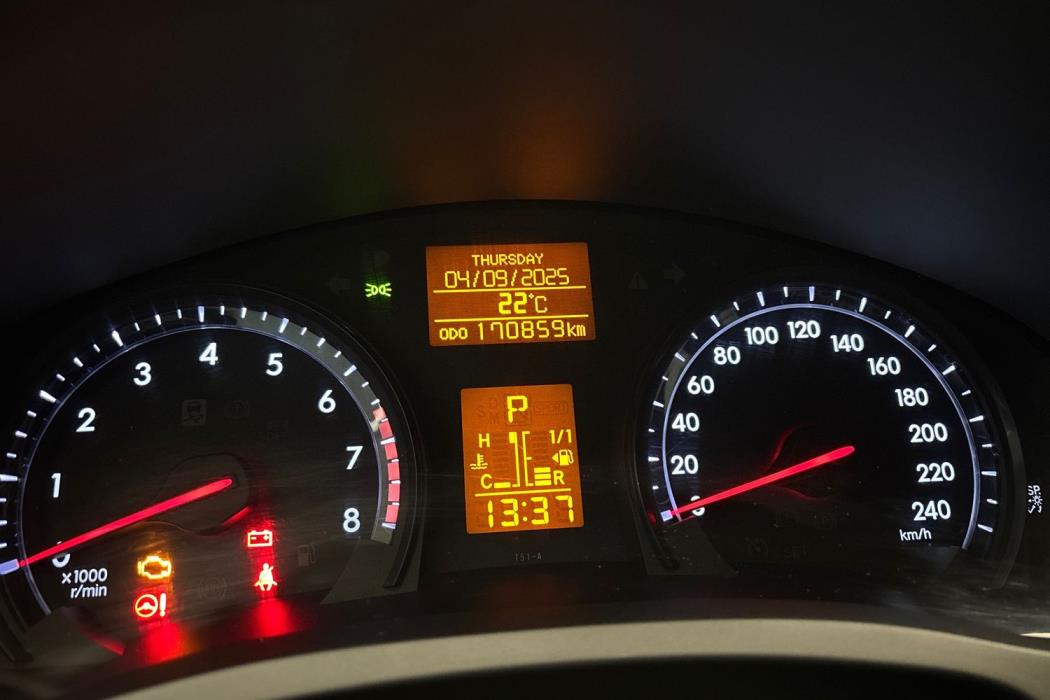 TOYOTA Avensis 2012