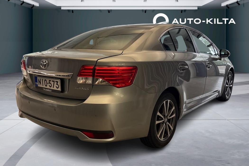 TOYOTA Avensis 2012