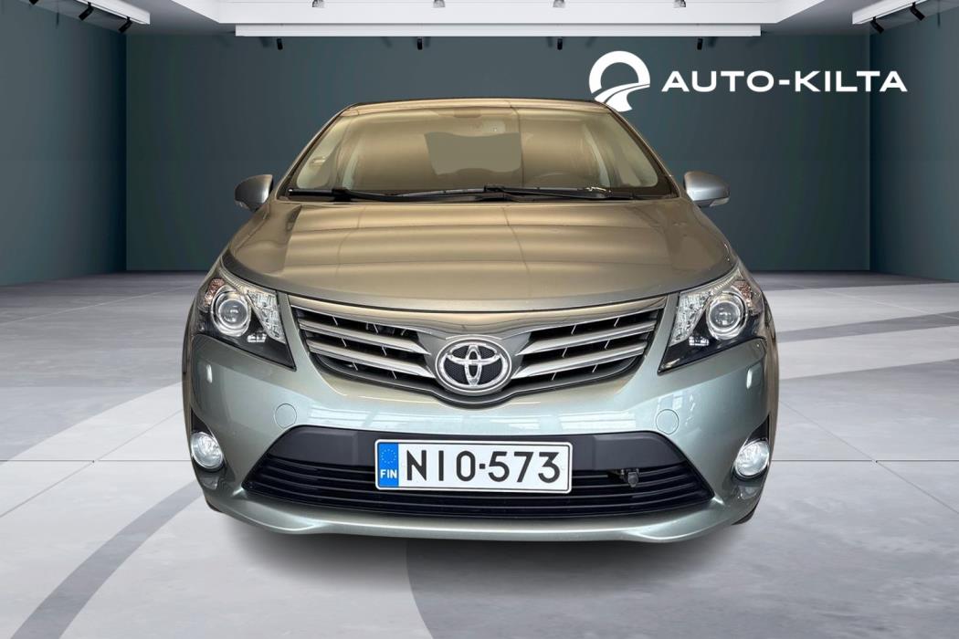 TOYOTA Avensis 2012