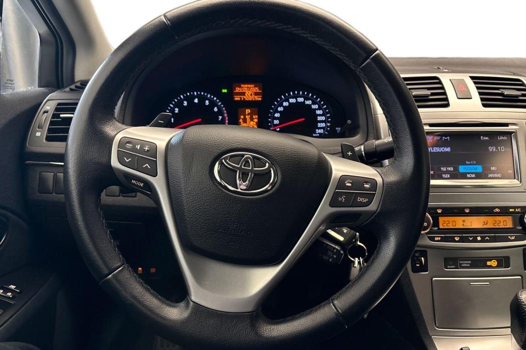 TOYOTA Avensis 2012