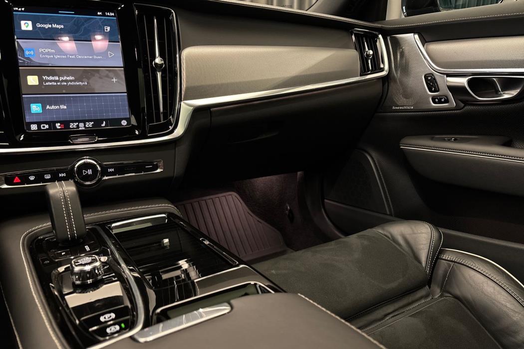 Volvo V90 2022