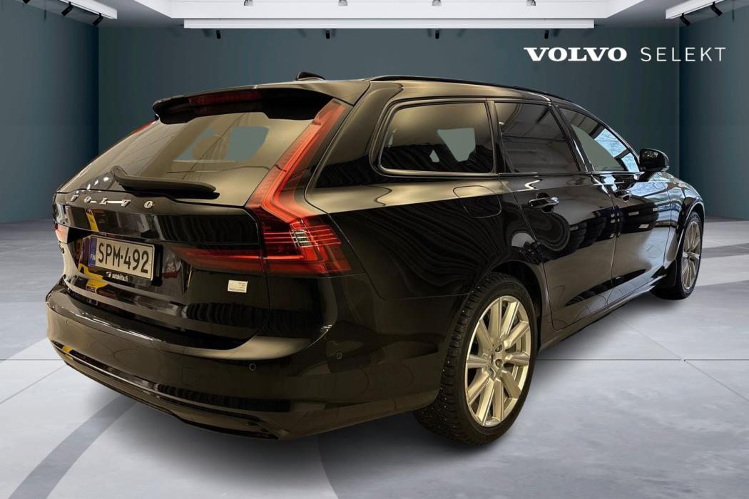 Volvo V90 2022