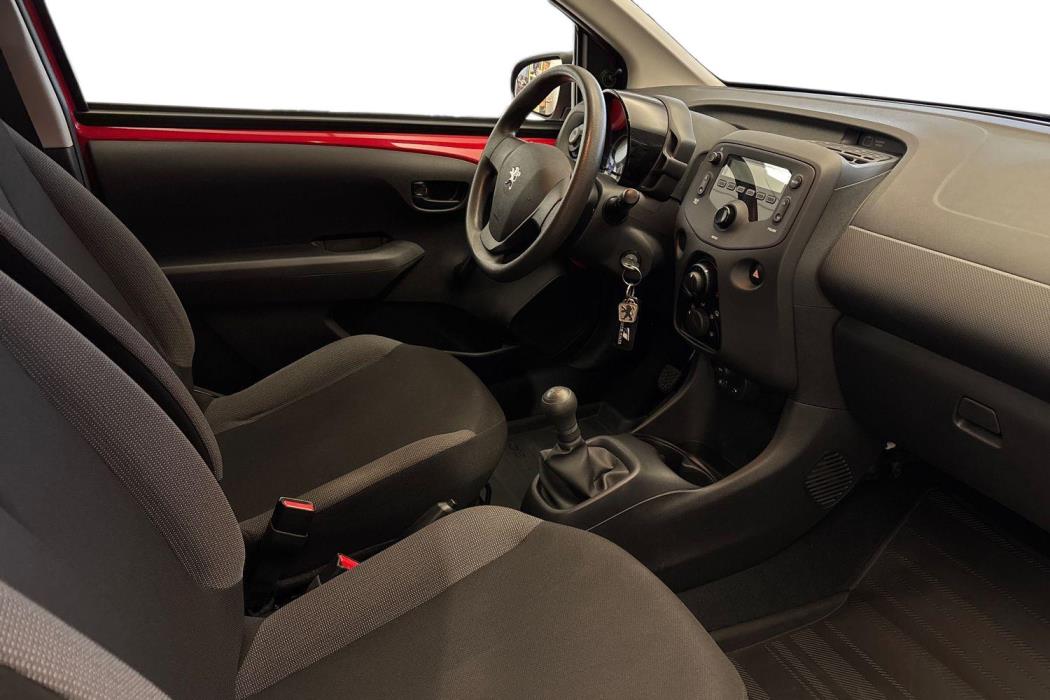 PEUGEOT 108 2017