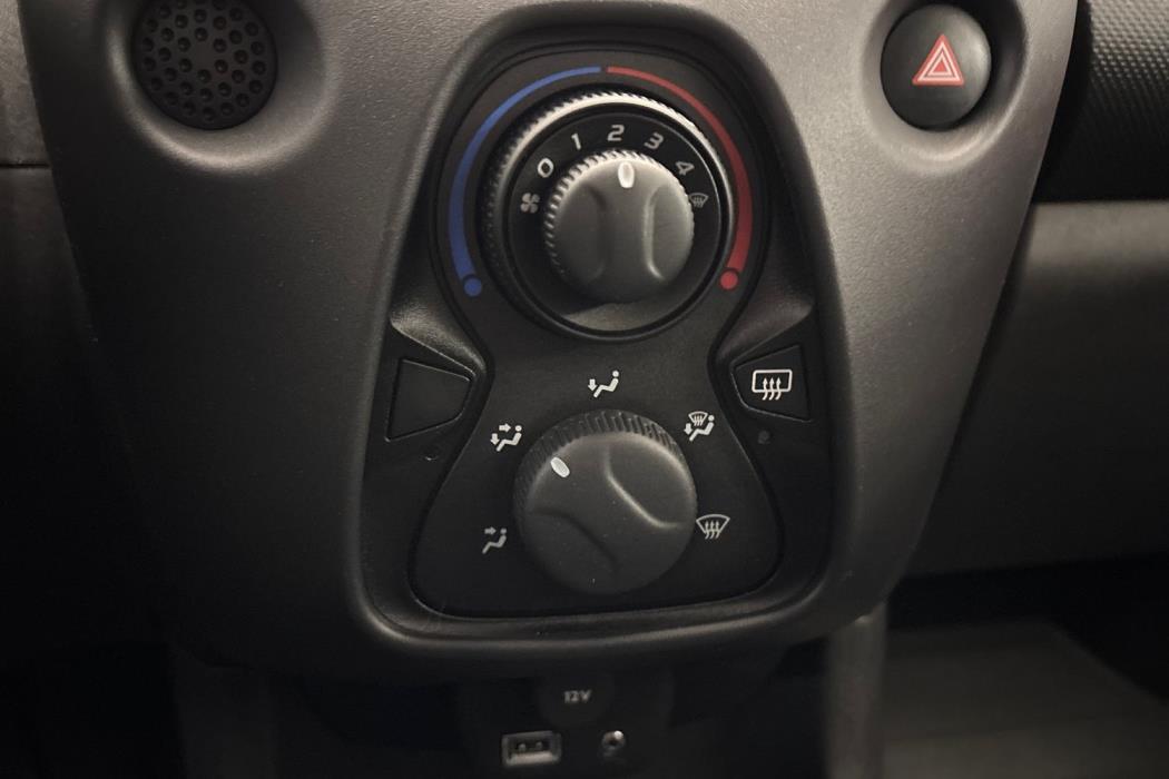PEUGEOT 108 2017