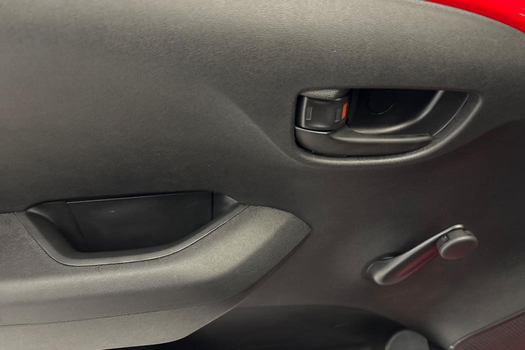 PEUGEOT 108 2017