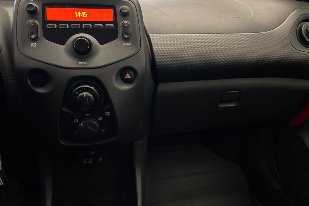 PEUGEOT 108 2017