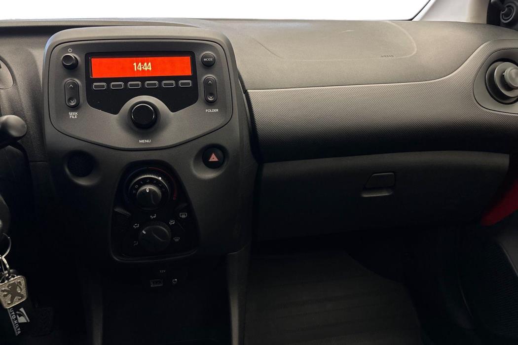 PEUGEOT 108 2017