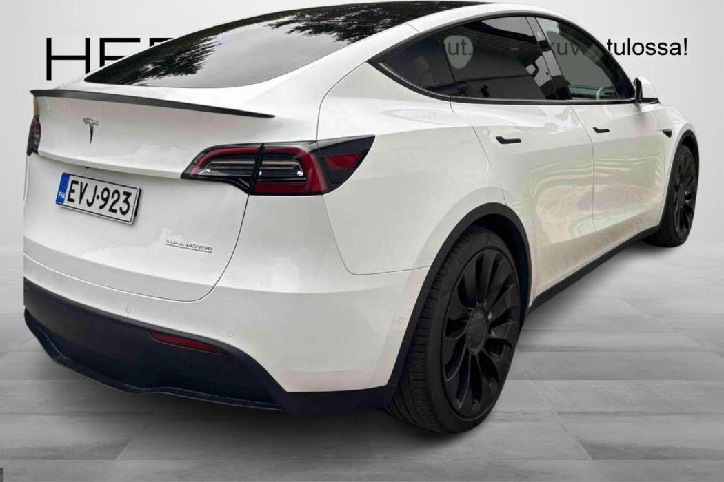 Tesla Model Y 2022