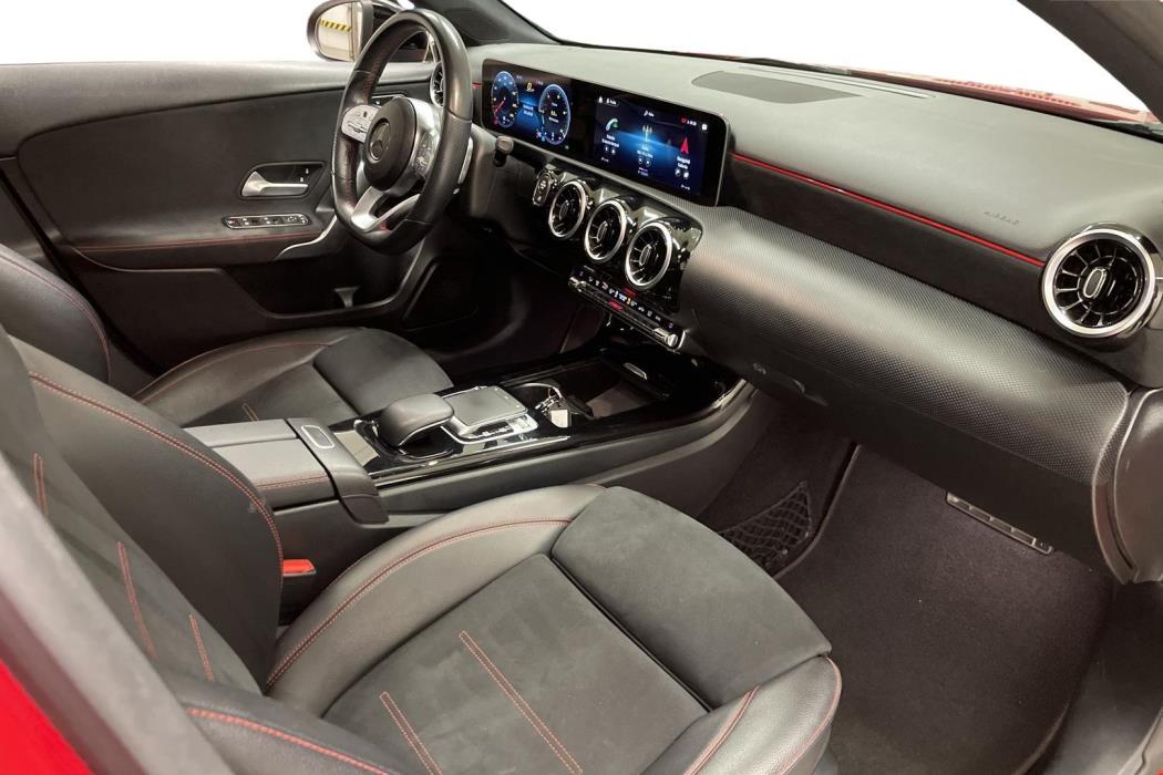 MERCEDES-BENZ A 2018