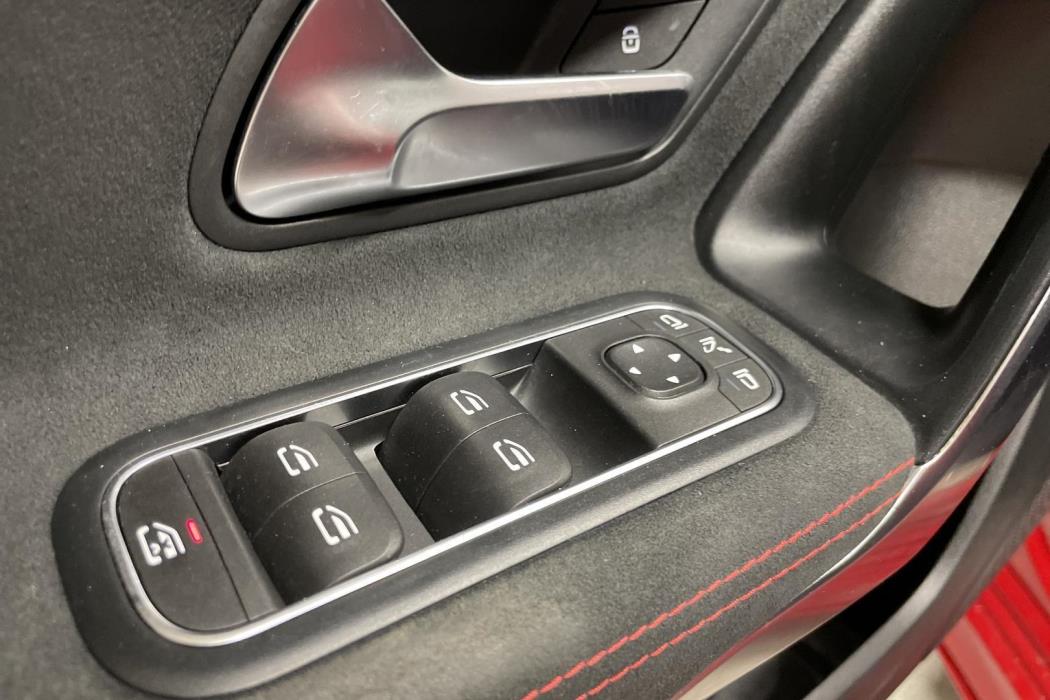 MERCEDES-BENZ A 2018