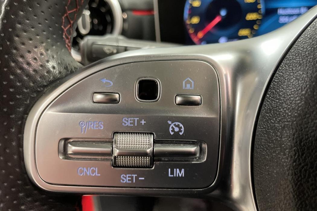MERCEDES-BENZ A 2018