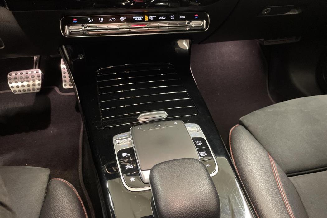 MERCEDES-BENZ A 2018