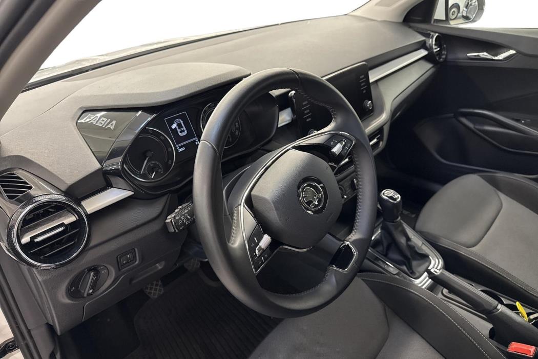 SKODA FABIA 2023