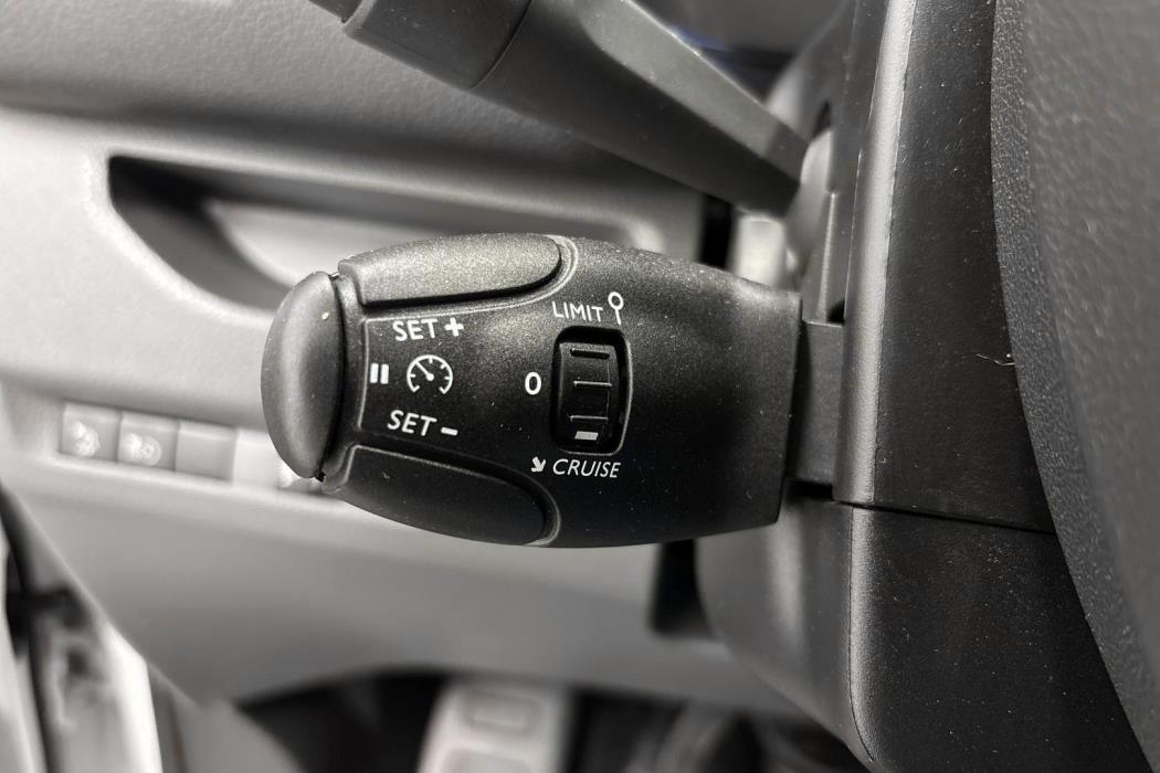 PEUGEOT EXPERT 2021
