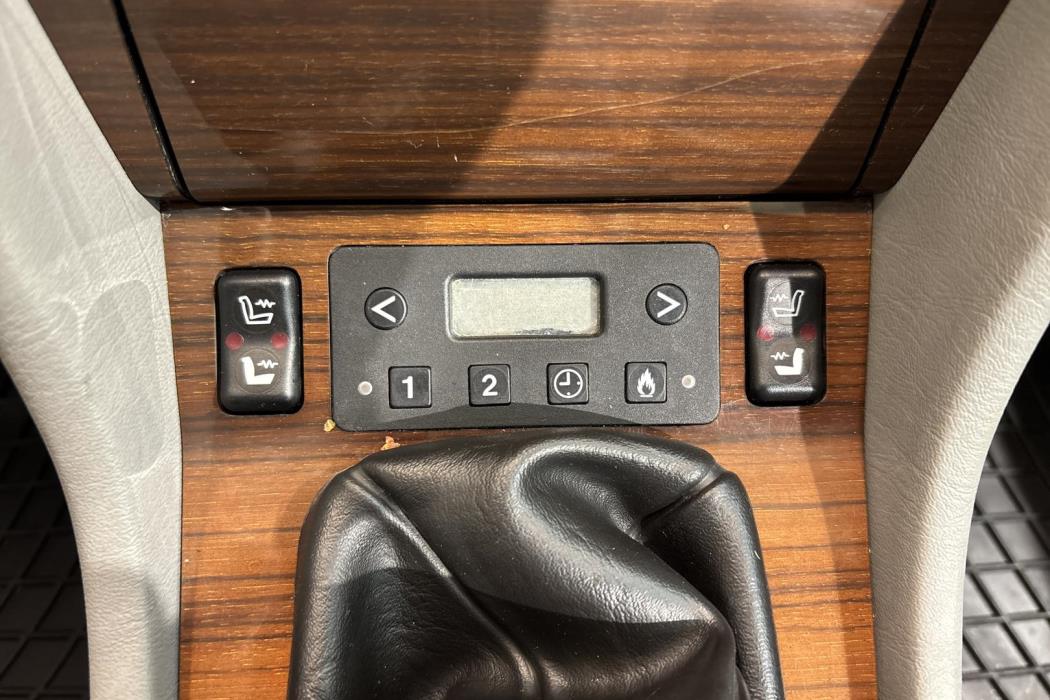 Mercedes-Benz E 1989