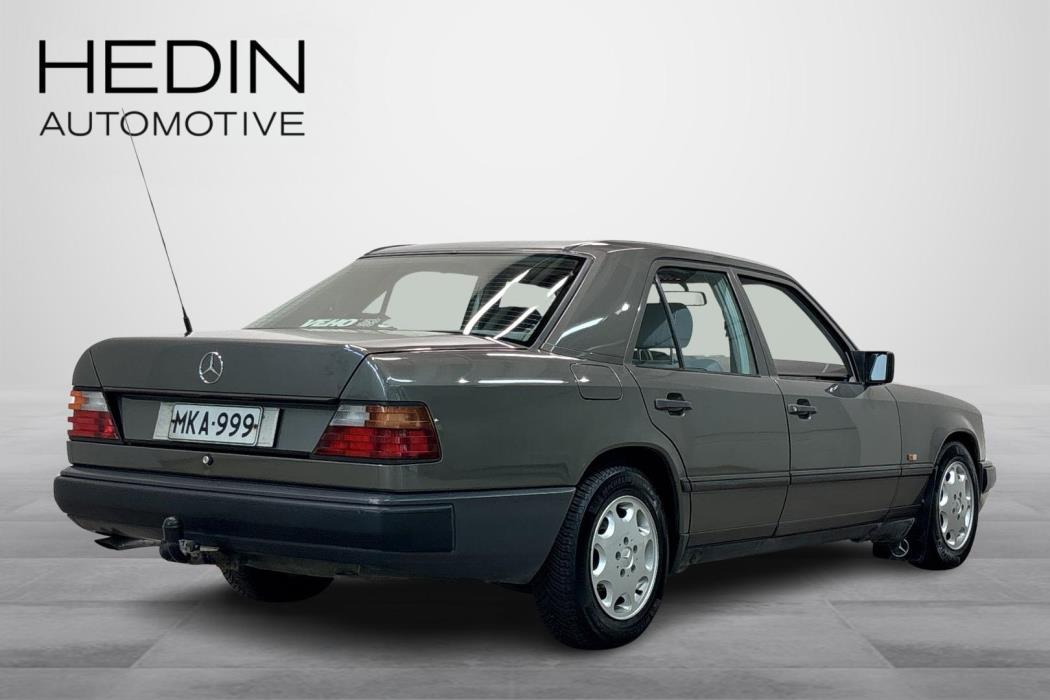 Mercedes-Benz E 1989