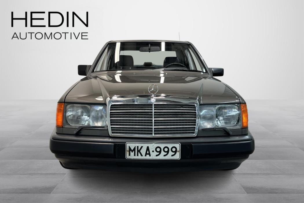 Mercedes-Benz E 1989