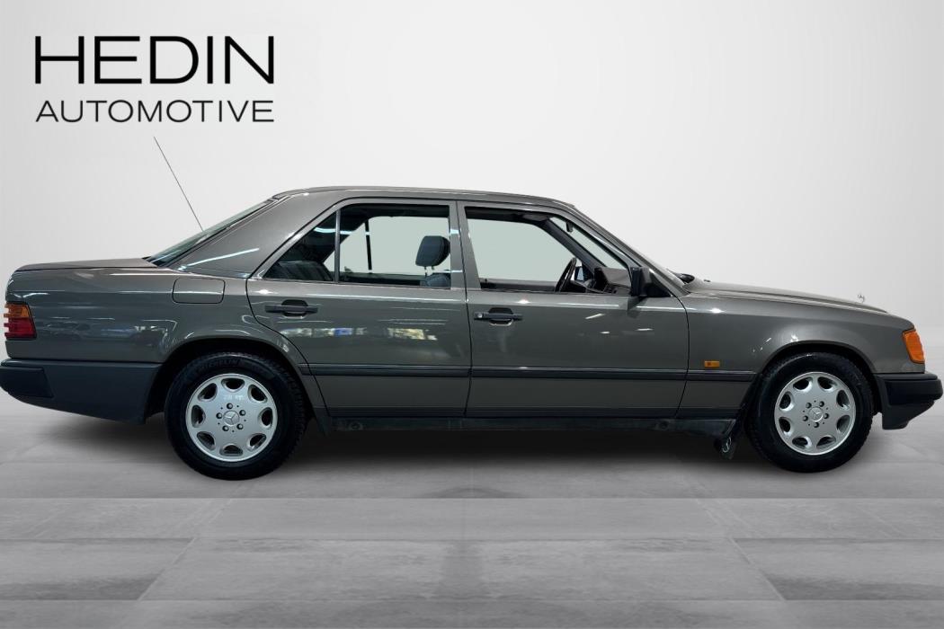 Mercedes-Benz E 1989