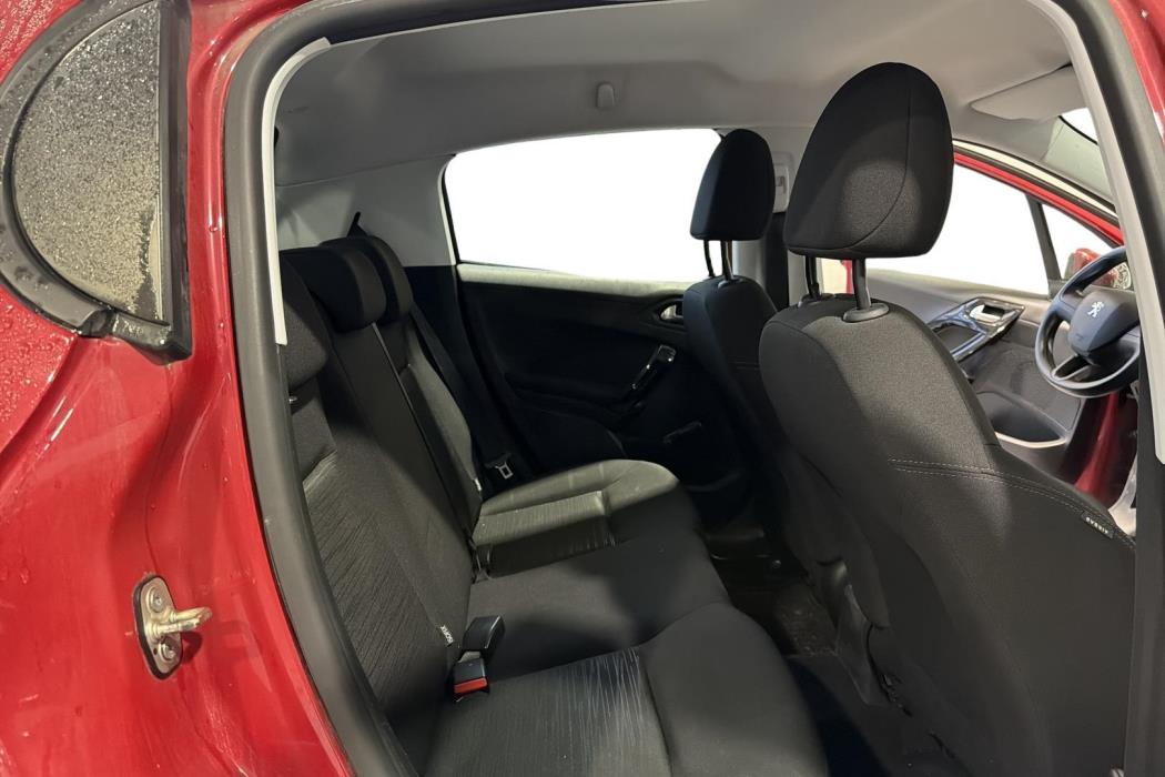PEUGEOT 208 2013