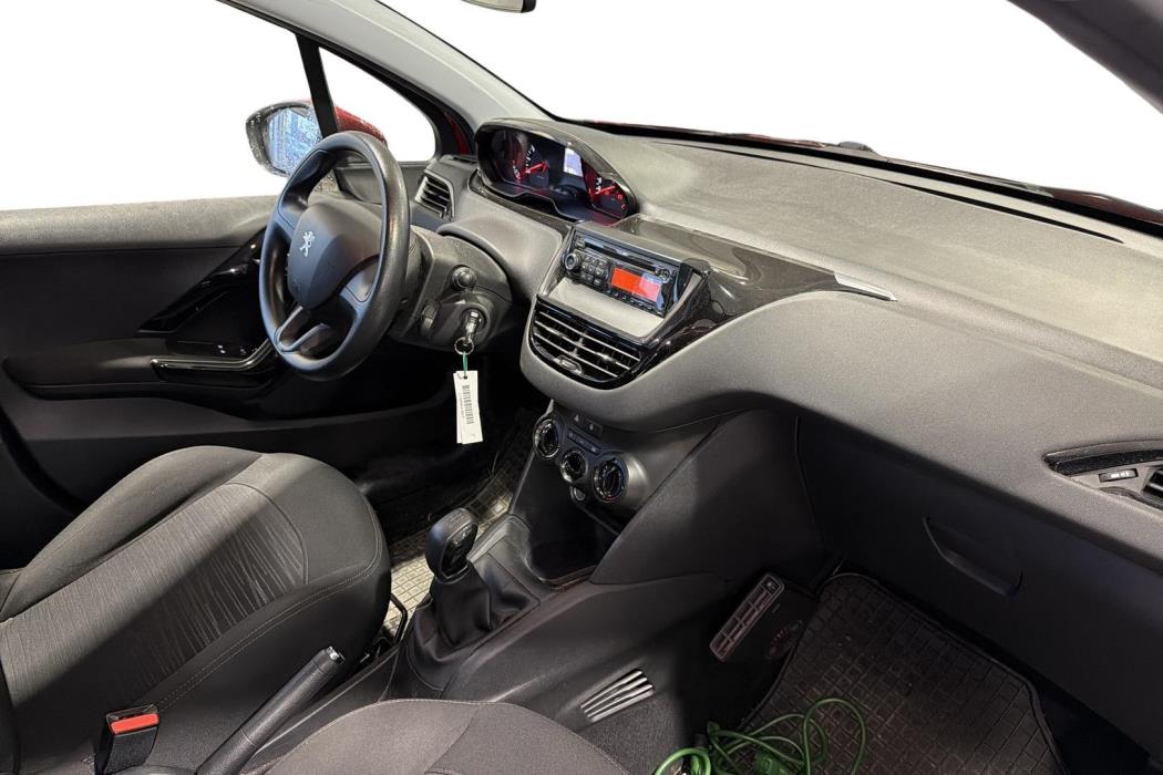 PEUGEOT 208 2013