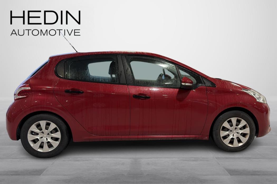PEUGEOT 208 2013