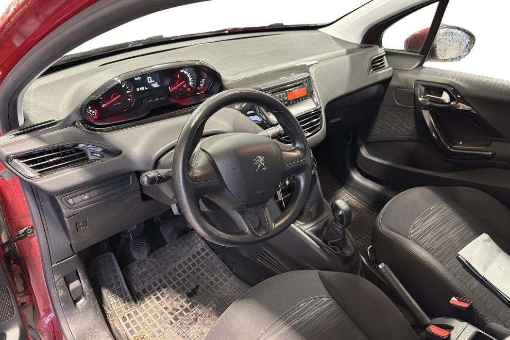 PEUGEOT 208 2013
