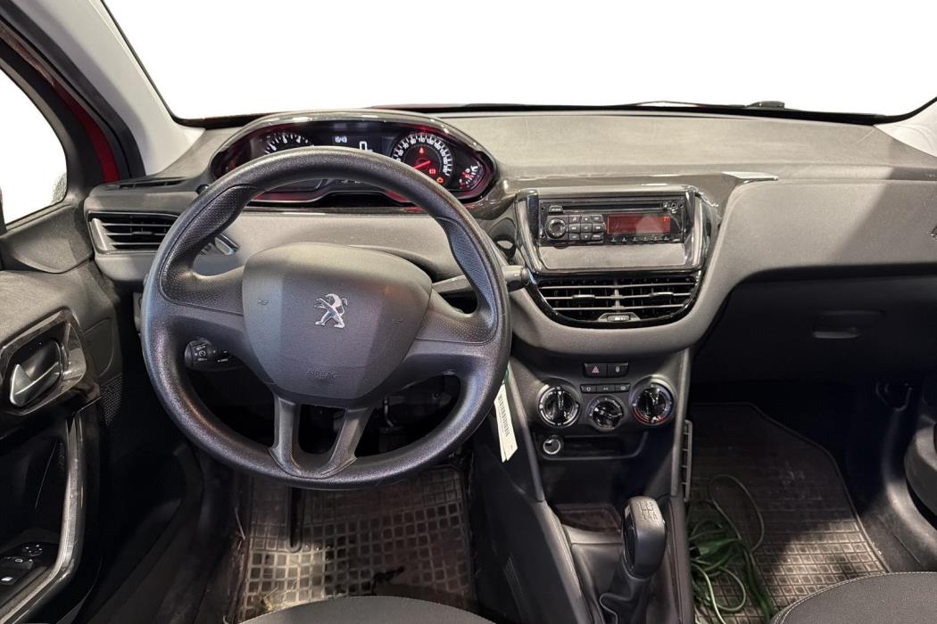 PEUGEOT 208 2013